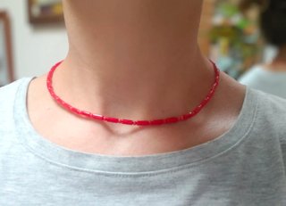 Collar de coral rojo