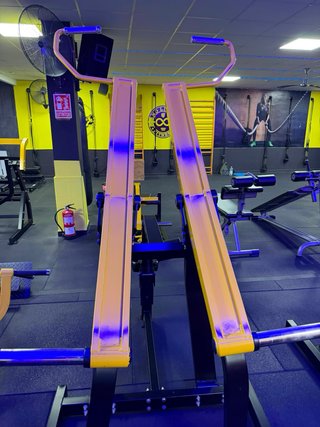 Máquina de gimnasio Hammer Strength