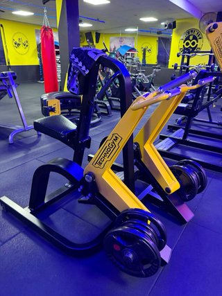 Máquina de gimnasio Hammer Strength