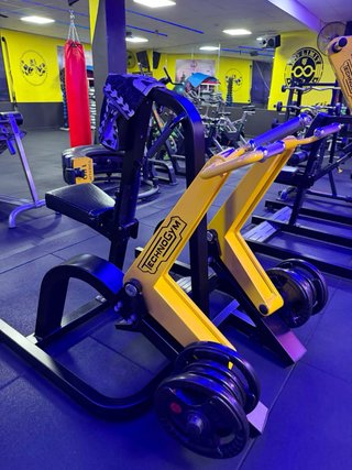 Máquina de gimnasio Hammer Strength