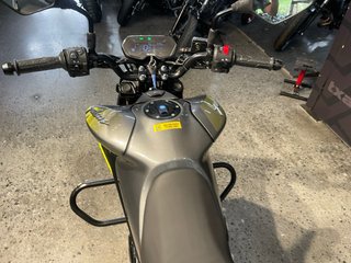 Bajaj 125 N Naked Gris/Amarillo Nueva