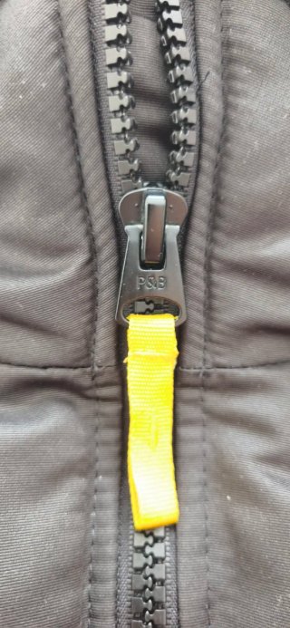 Plumas STWD Pull&Bear.