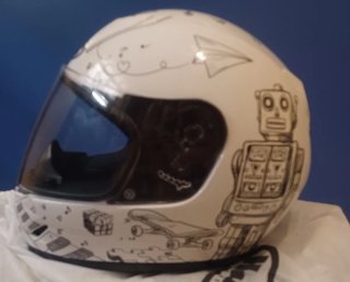 Casco HJC Infantil blanco con notas musicales