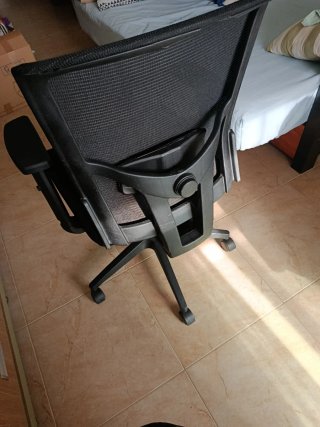 Silla de escritorio ergonómica negra