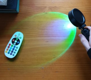 Foco LED con trípode y mando