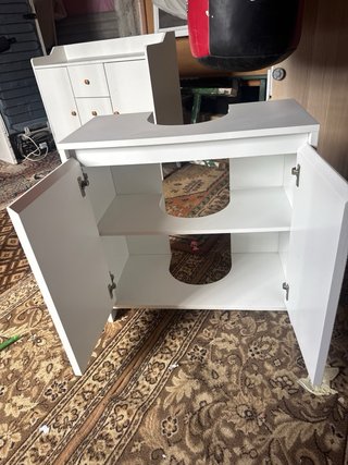 Mueble de baño blanco