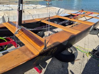 Catamaran tipo Patin a vela, de madera,como NUEVO.