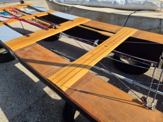 Catamaran tipo Patin a vela, de madera,como NUEVO.