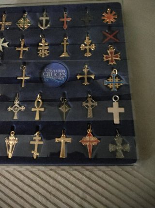 Colección Cruces Universales ABC