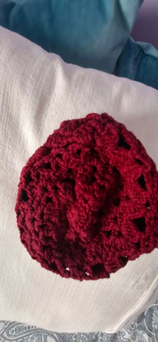 Gorro de crochet rojo