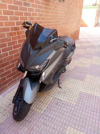 Yamaha X-MAX 125