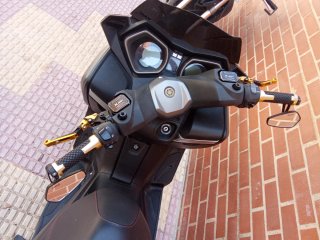 Yamaha X-MAX 125