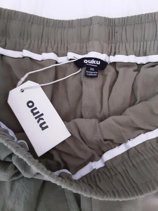 Pantalón corto de lino verde