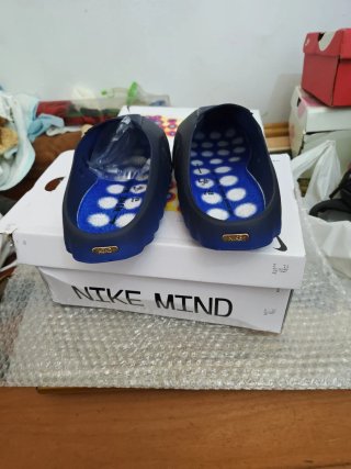 Nike Mind 001 Azul y Dorado