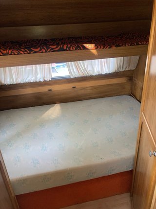 Caravana Roller Aloha 410 para restaurar