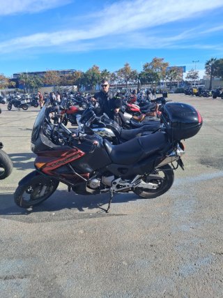 Honda Varadero XL1000V Negra/Roja