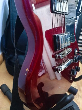 Guitarra Eléctrica Rochester + soporte y funda