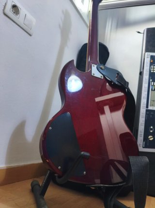 Guitarra Eléctrica Rochester + soporte y funda
