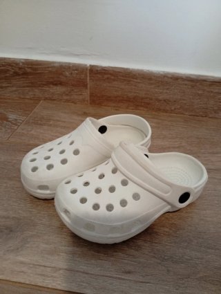 Zapatillas niño blancas y negras