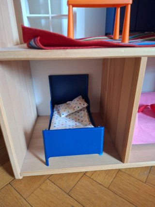 Casita de muñecas Ikea con muebles