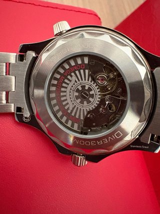 Reloj estilo Omega SM DV (negro)