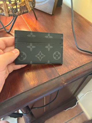 billetera Louis Vuitton Gris