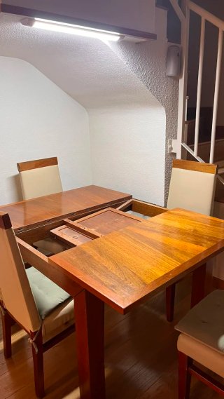 Mesa extensible madera con 4 sillas