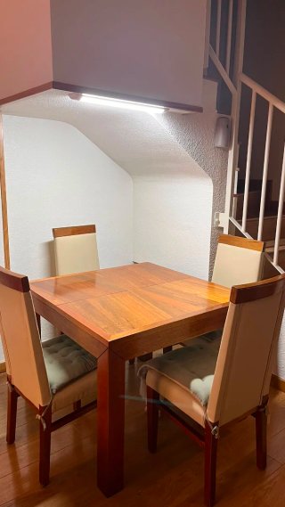 Mesa extensible madera con 4 sillas