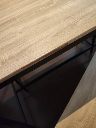 Mesa comedor con 2 bancos madera y metal