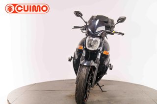 SUZUKI GSR 600