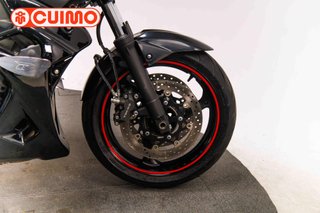 SUZUKI GSR 600