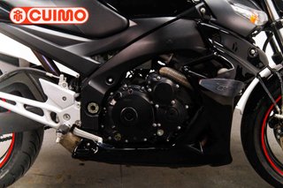SUZUKI GSR 600