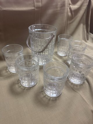 Conjunto cubitera y 6 vasos de cristal