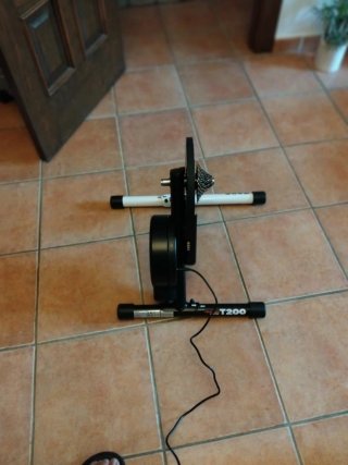Rodillo T200 MAGENE incluye casette 12v sram10-33