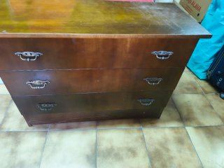 Cómoda de madera con 3 cajones