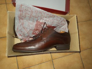 Zapatos Fluchos Marrones Hombre. Sin estrenar
