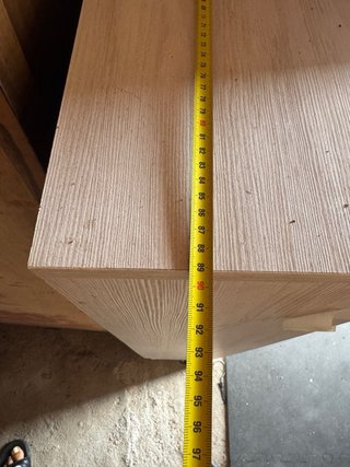 Zapatero de madera gris