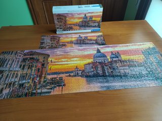 Puzzle 1000 piezas Venecia. Marca Clementoni