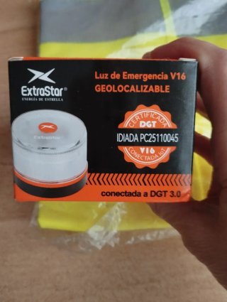 Baliza V16 Geolocalizable y Chaleco Reflectante