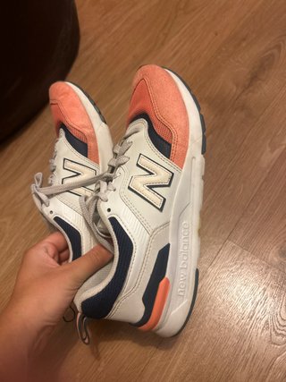 Zapatillas New Balance Naranja y Blanco