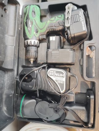 Taladro Hitachi DS 140VF3 con cargador