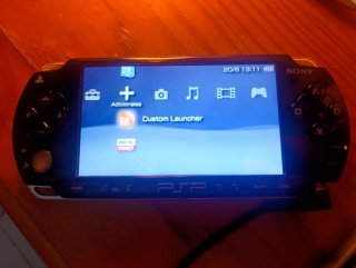 PSP 2004 Negra con Cargador y Tarjeta