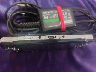PSP 2004 Negra con Cargador y Tarjeta