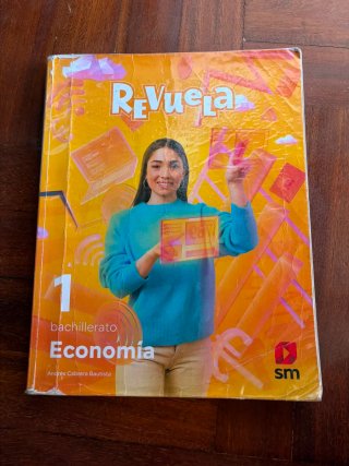 Libro Economía 1 bachillerato Revuela.