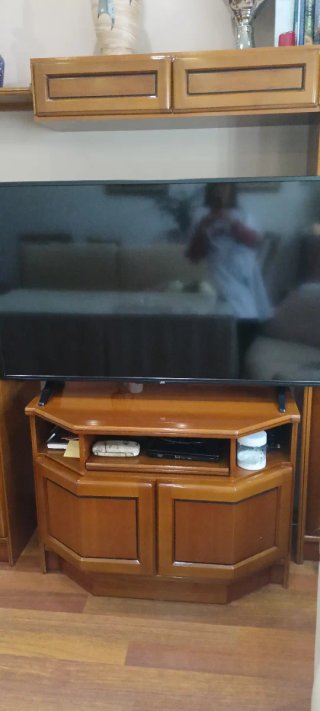 Vitrina de comedor de madera y cristal