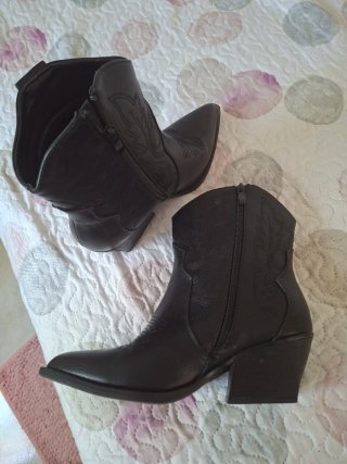 Botas negras de tacón