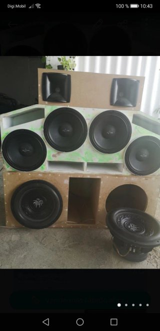 Caja de Sonido con 3 Altavoces