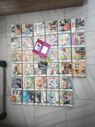 Lote Nintendo DSi Roja + 34 Juegos