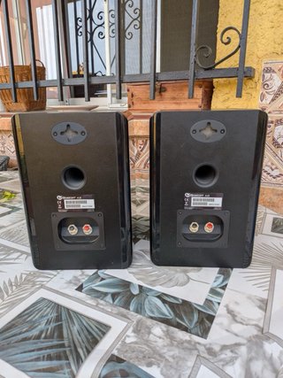 Altavoces negros