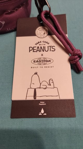 Estuche Eastpak x Peanuts Snoopy